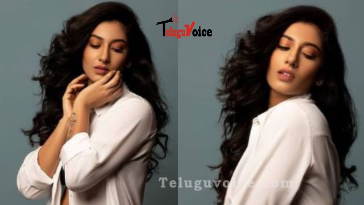 Pic Talk: Tollywood Host Making Fans Go Crazy In An Unbuttoned Shirt  teluguvoice