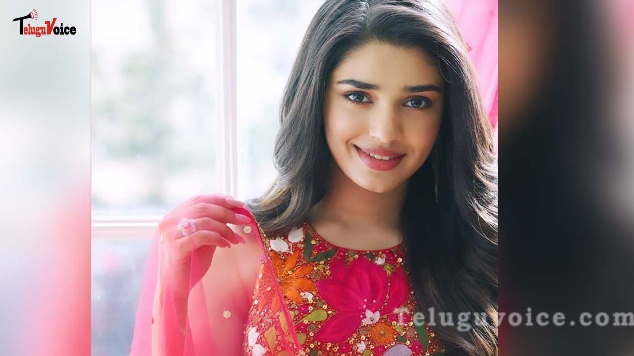 Popular Actress As Third Leading Actress In Tiger Nageswara Rao