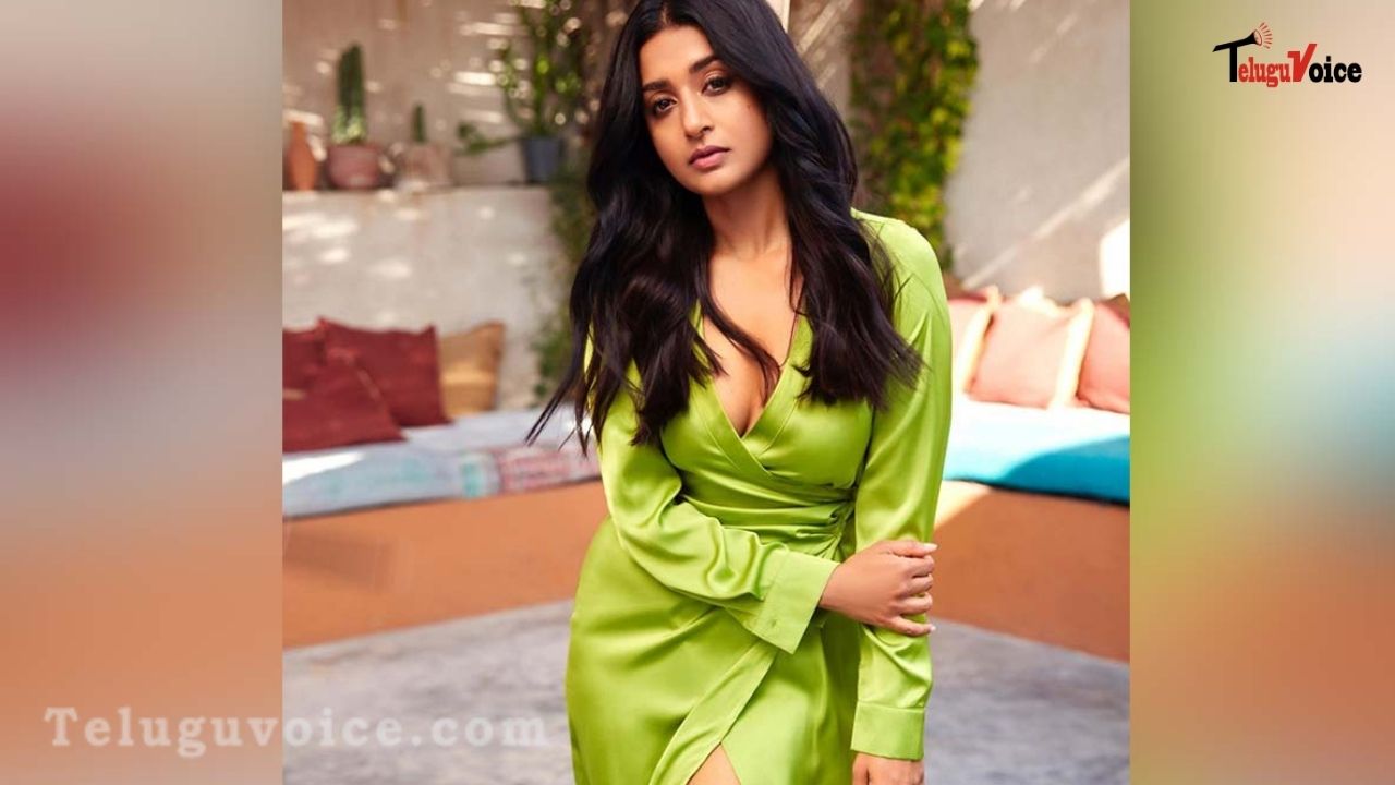 Meera Jasmine In Hot Green Dress.! teluguvoice