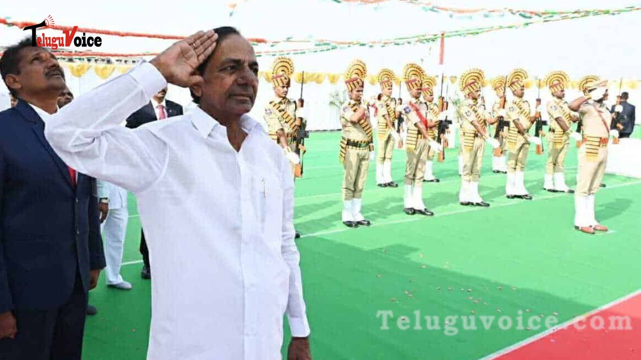 KCR Govt To Distribute Over 1 Crore National Flags For Independence Day Celebrations teluguvoice