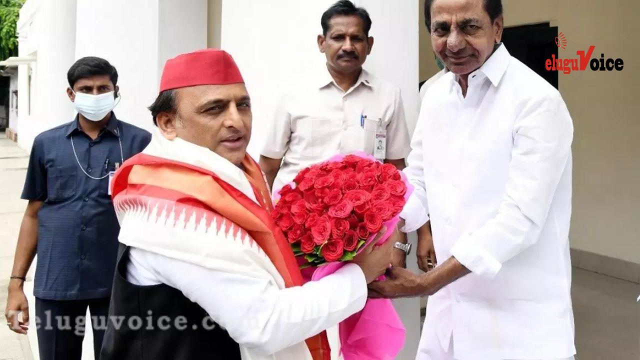 Akhilesh Yadav Meets Cm Kcr. teluguvoice