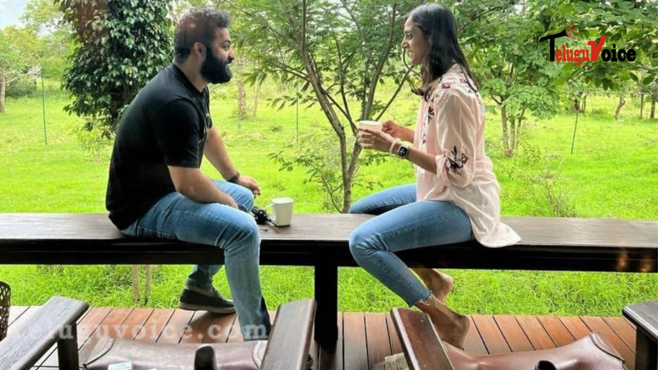 NTR Shares An Adorable Pic With His Wife teluguvoice