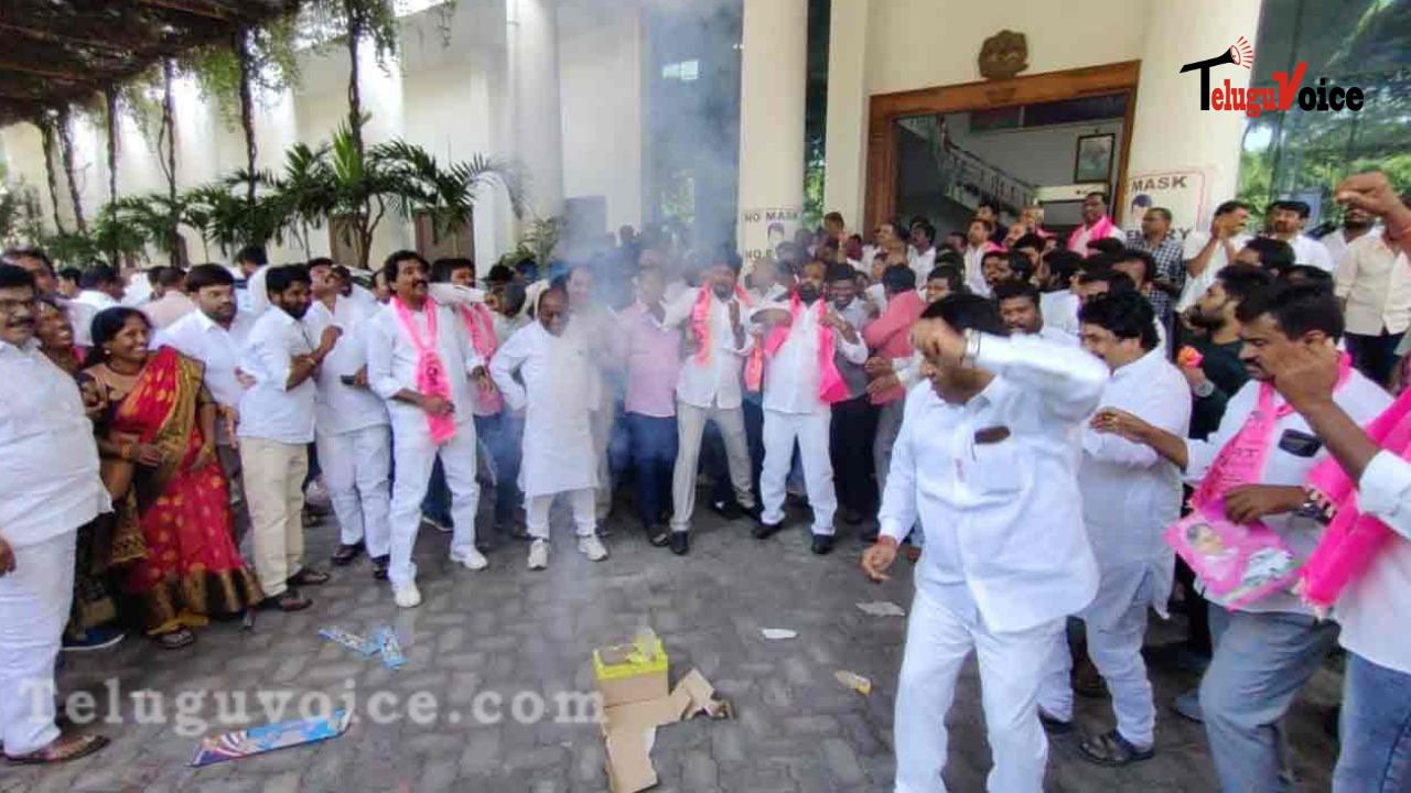  Munugode by-poll: Celebrations begin at Telangana Bhavan as TRS’s victory becomes certain teluguvoice