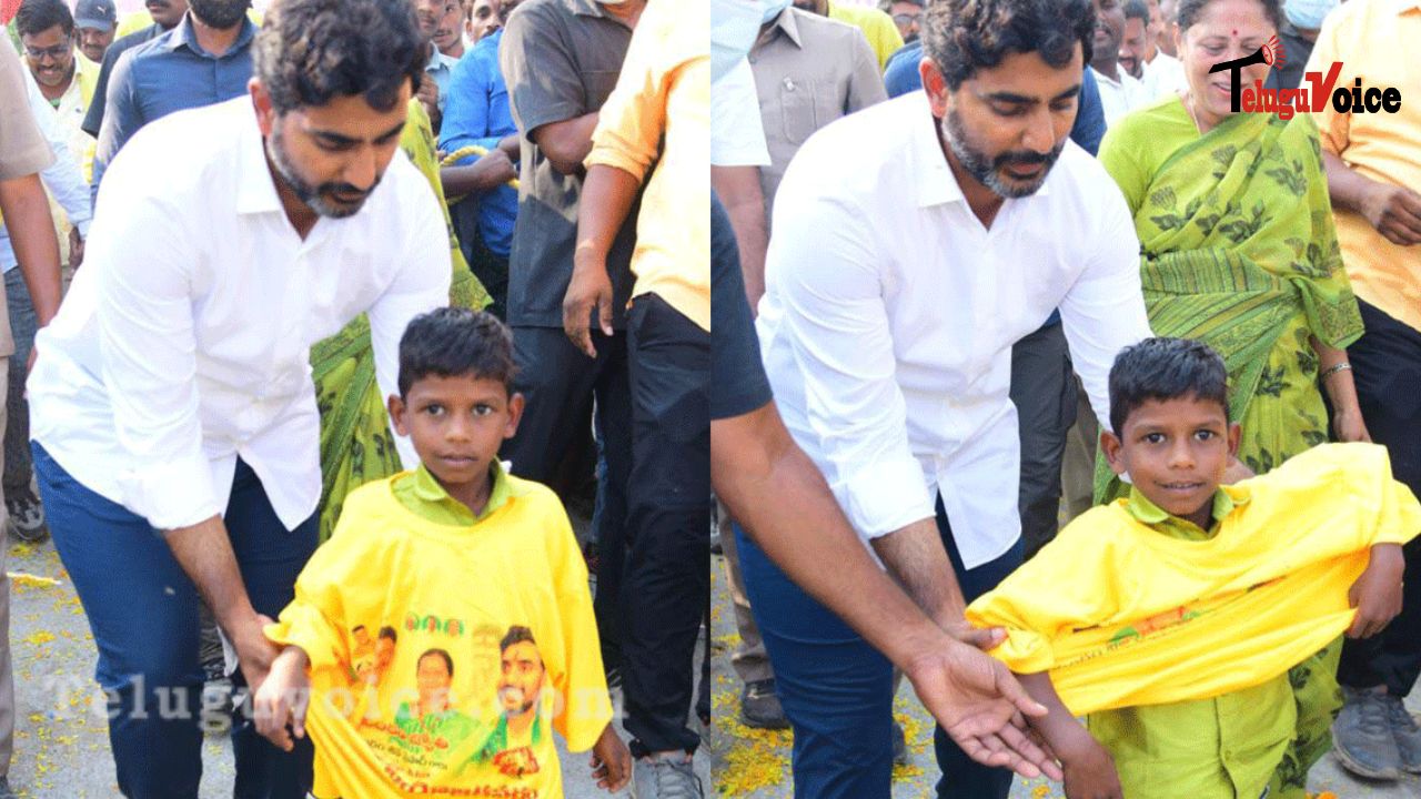 Class Act by Lokesh at Padayatra teluguvoice