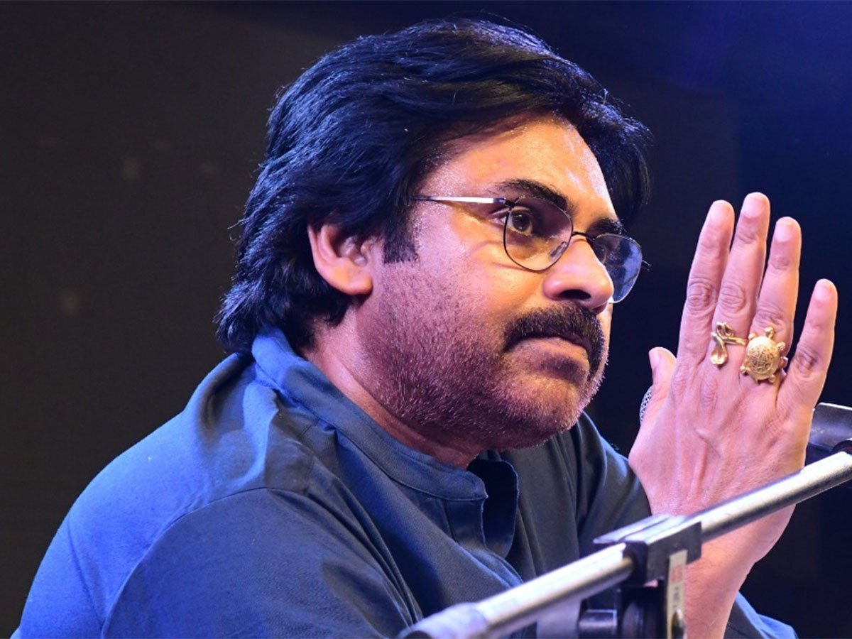 Pawan Kalyan Under Pressure From Mythri After IT Raids? teluguvoice