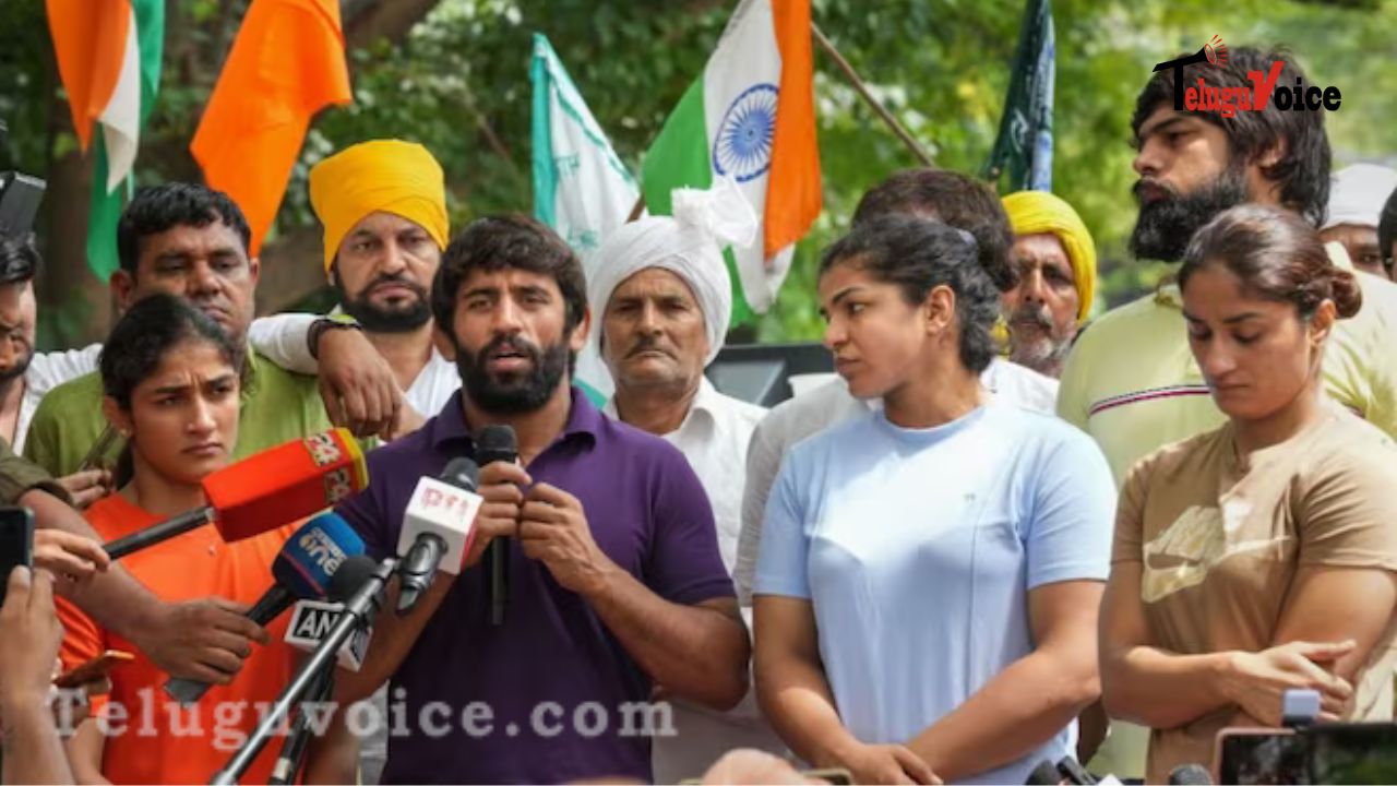 KTR criticizes Delhi police action on protesting wrestlers. teluguvoice