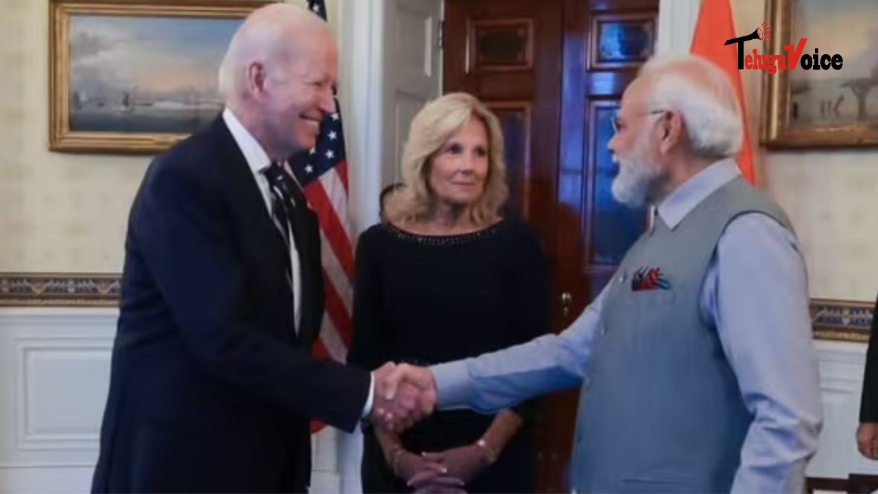 PM Modi and First Lady dine at White House.  teluguvoice