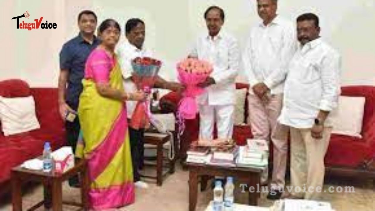 Ponnala Lakshmaiah met with KCR at the Jangaon public forum to formally join BRS teluguvoice