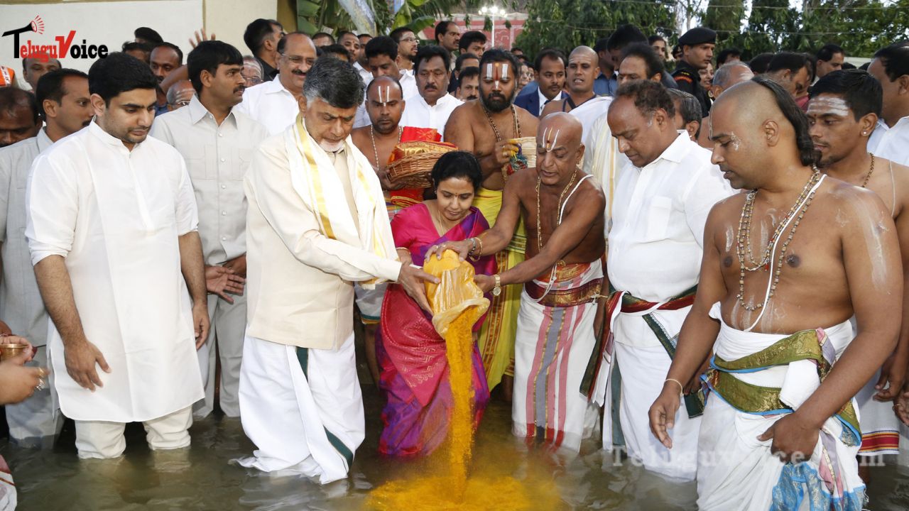 The wife of former CM Chandrababu Naidu starts the ‘NijamGelavali’ yatra from Chittoor teluguvoice