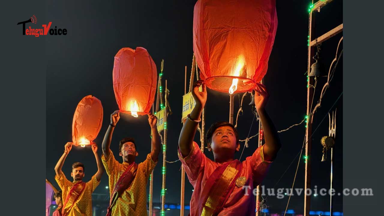 Apple CEO Tim Cook wishes India Happy Diwali with gorgeous iPhone 15 Pro Max photo teluguvoice