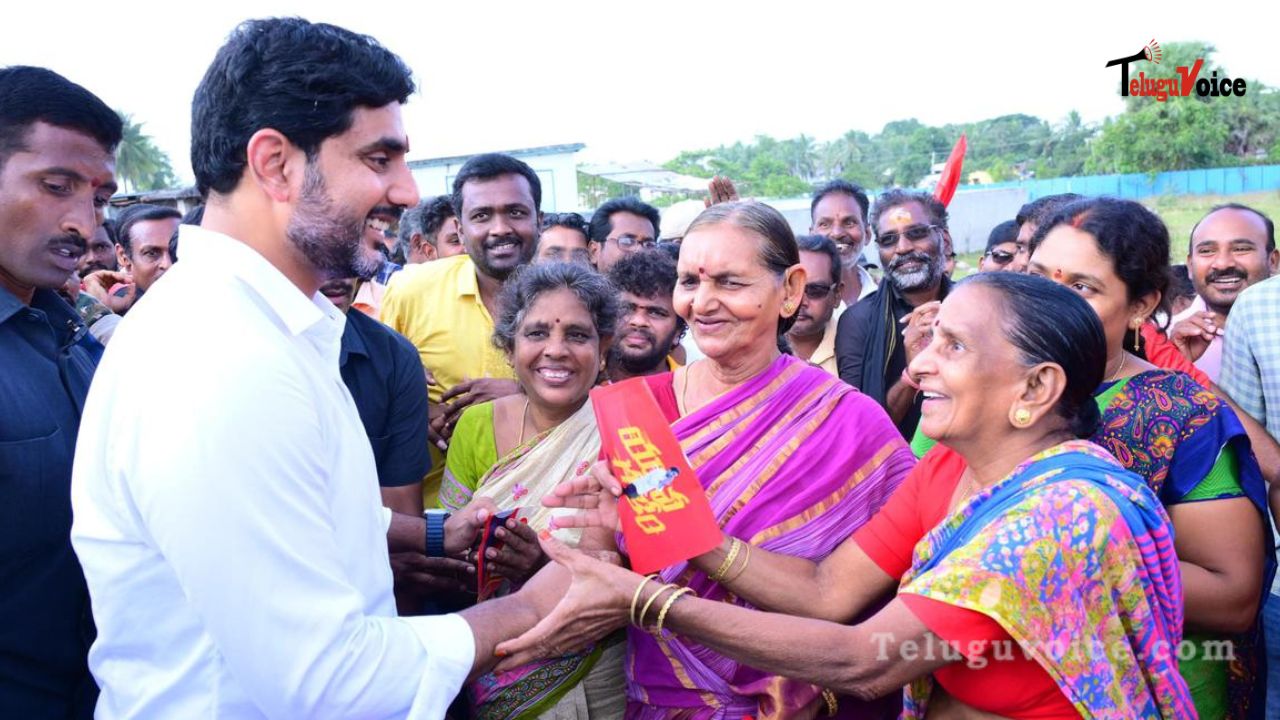 Lokesh guarantees handloom weavers' homes with worksheds. teluguvoice