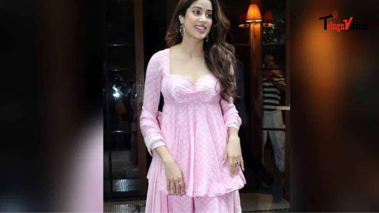 Janhvi Kapoor Hospitalized Due to Severe Food Poisoning teluguvoice