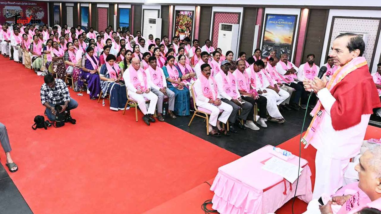KCR Slams Congress for ‘Policy Vacuum’ in Telangana Governance teluguvoice